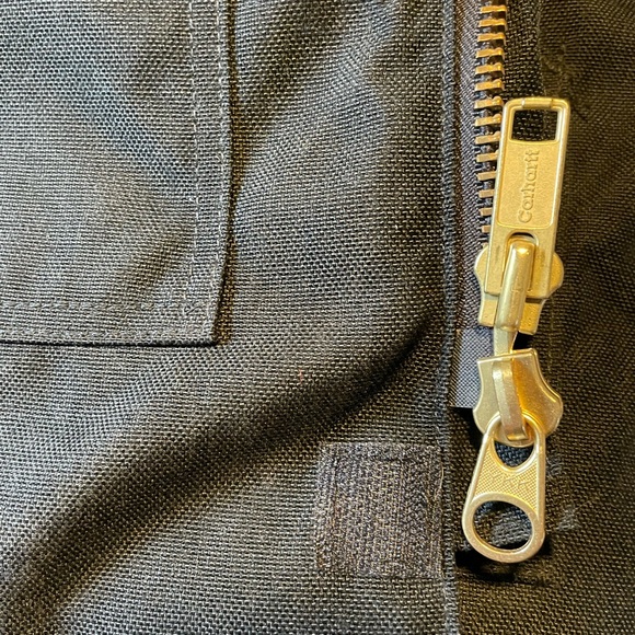 Carhartt Men's Dark Jacket (1st hand)

Preparing for winter ❄️ snow ❄️ is coming - Picture 9 of 9